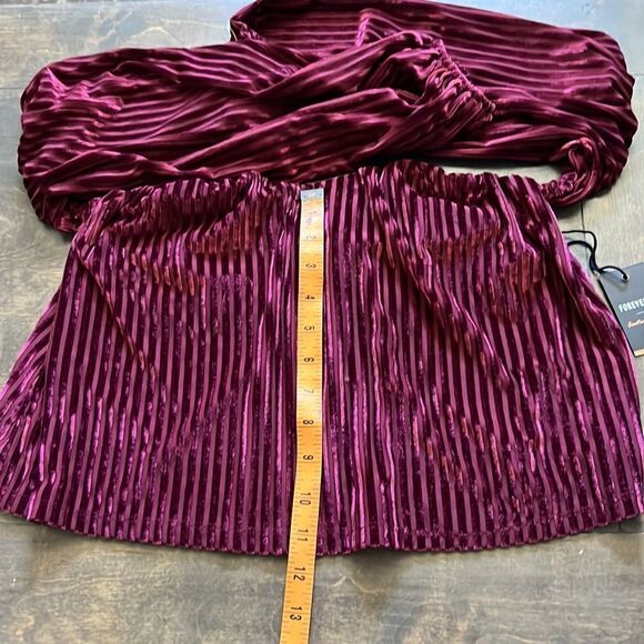 Forever 21 knit top off shoulders Velvet wine Sz-Small - Picture 8 of 10